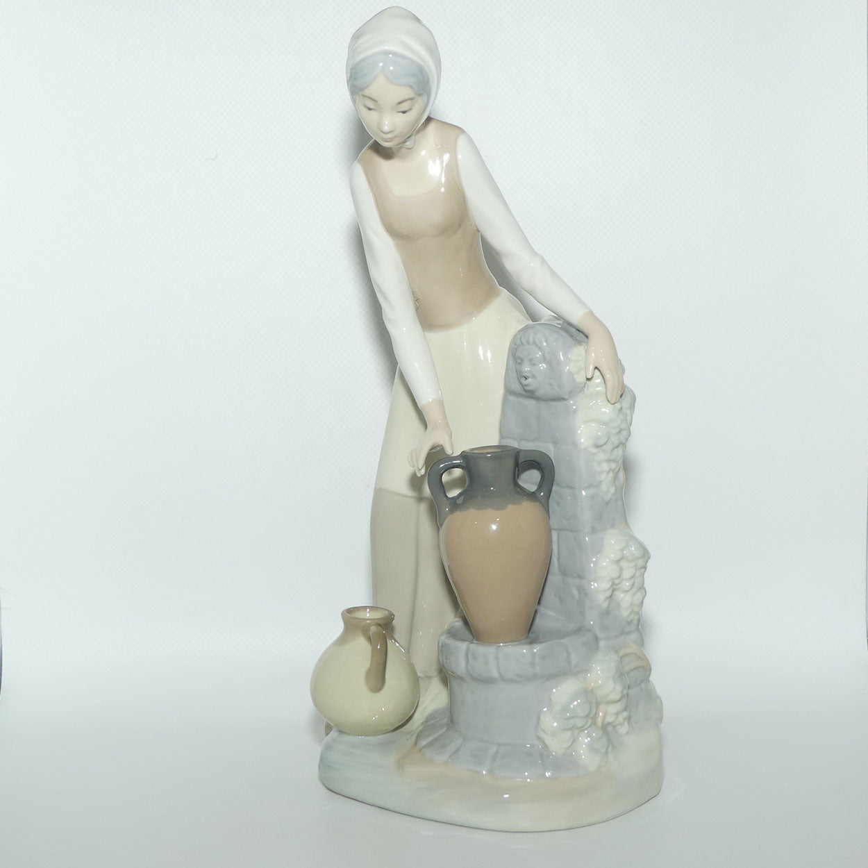 Nao by Lladro figure Girl at Fountain | #0136