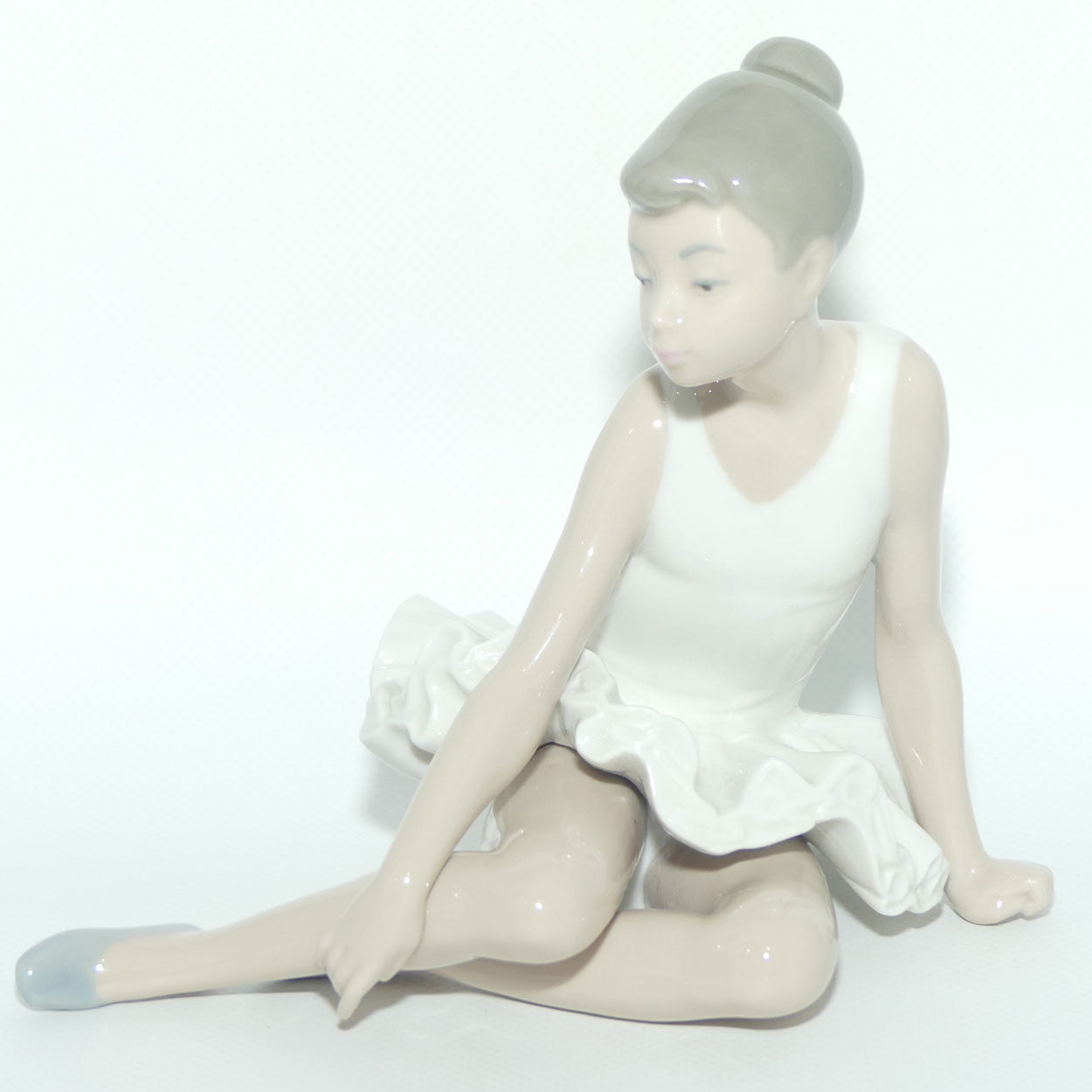 Nao by Lladro figure Seated Ballet | #0147