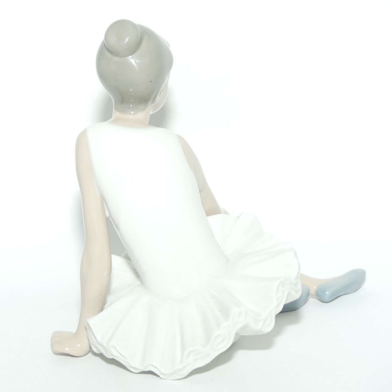 Nao by Lladro figure Seated Ballet | #0147