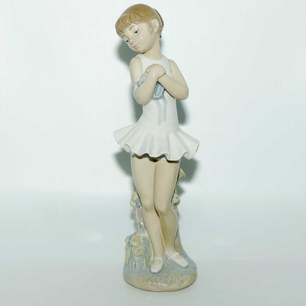 Nao by Lladro figure Ballet Girl #0196