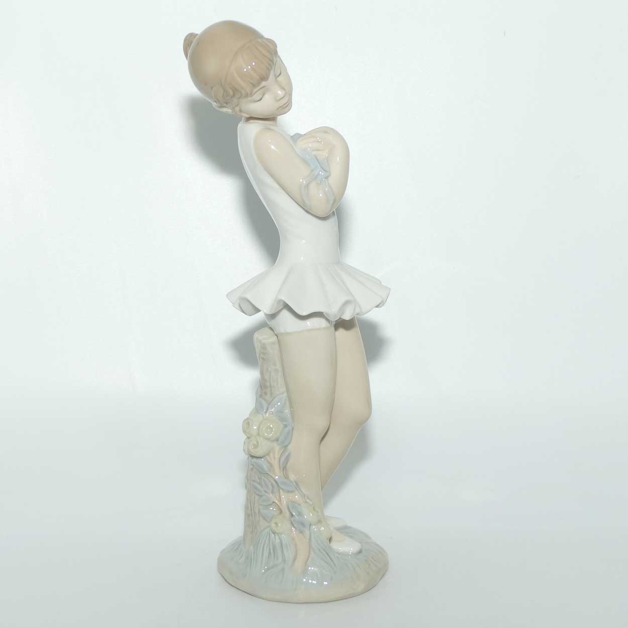 Nao by Lladro figure Ballet Girl #0196