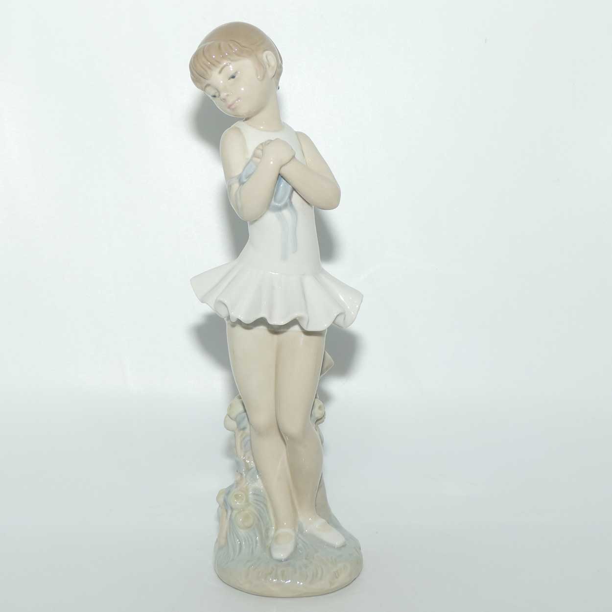 Nao by Lladro figure Ballet Girl #0196
