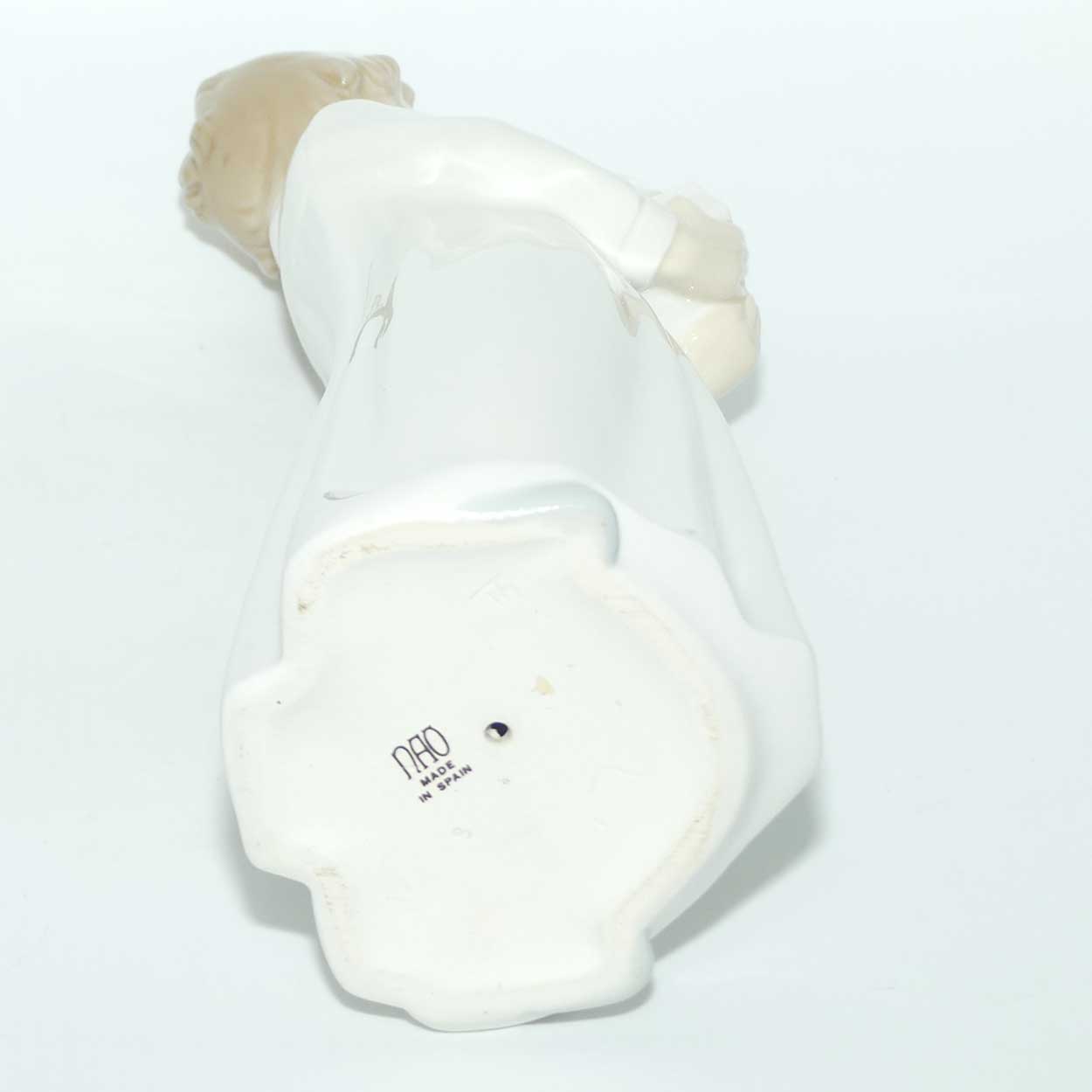 Nao by Lladro figure Boy in Nightshirt with Books #0233