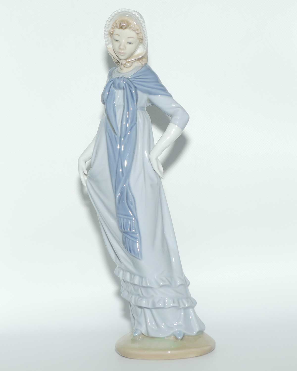 Nao by Lladro figure Lady with Shawl | #0290 | Gloss