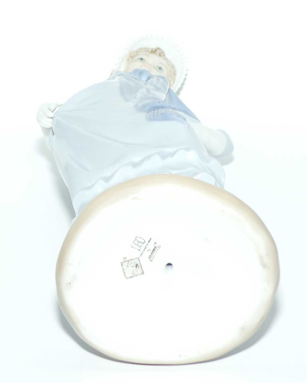 Nao by Lladro figure Lady with Shawl | #0290 | Gloss