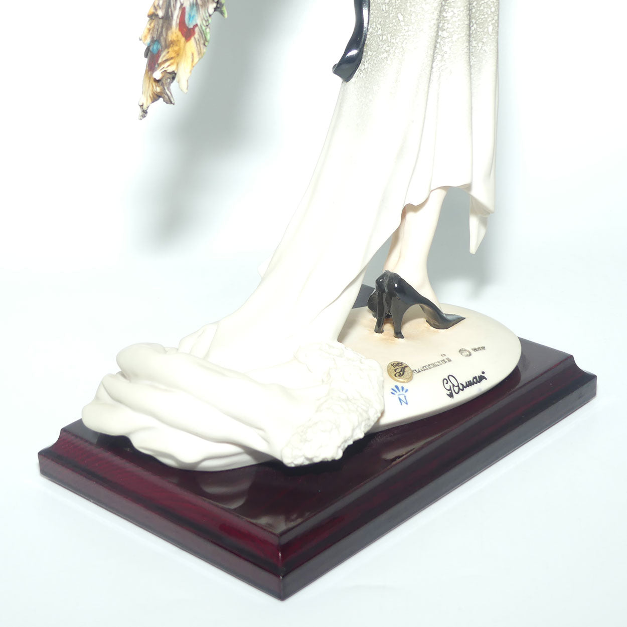 Giuseppe Armani Florence figure | 0385C | Mahogany | Lady with Peacock | boxed