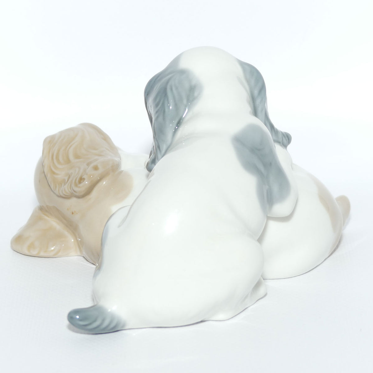 Nao by Lladro figure Wake Up | Two Puppies | #0385