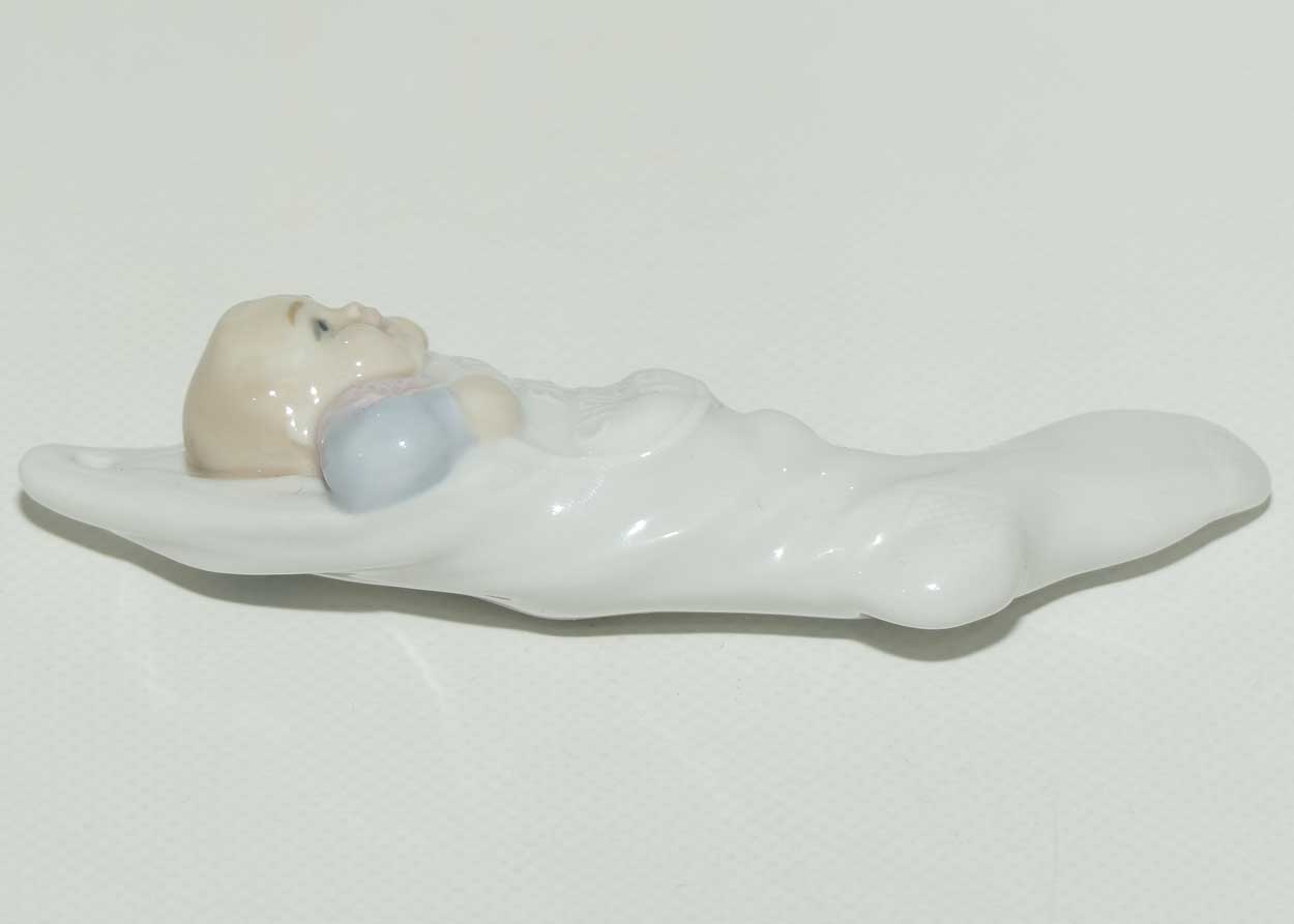 Lladro figure Baby's First Christmas #05922 | boxed
