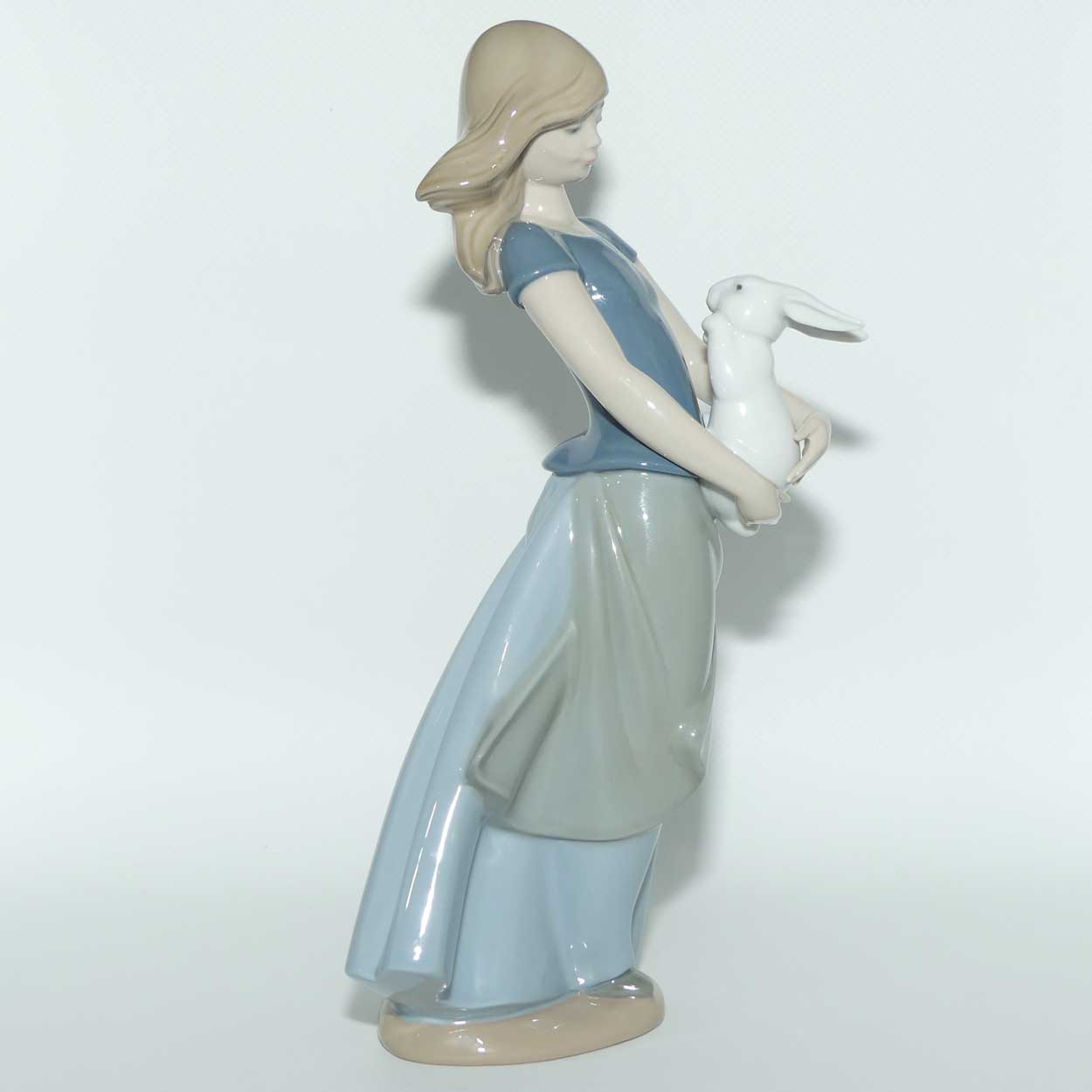 Nao by Lladro figure Country Girl with Rabbit | 0762