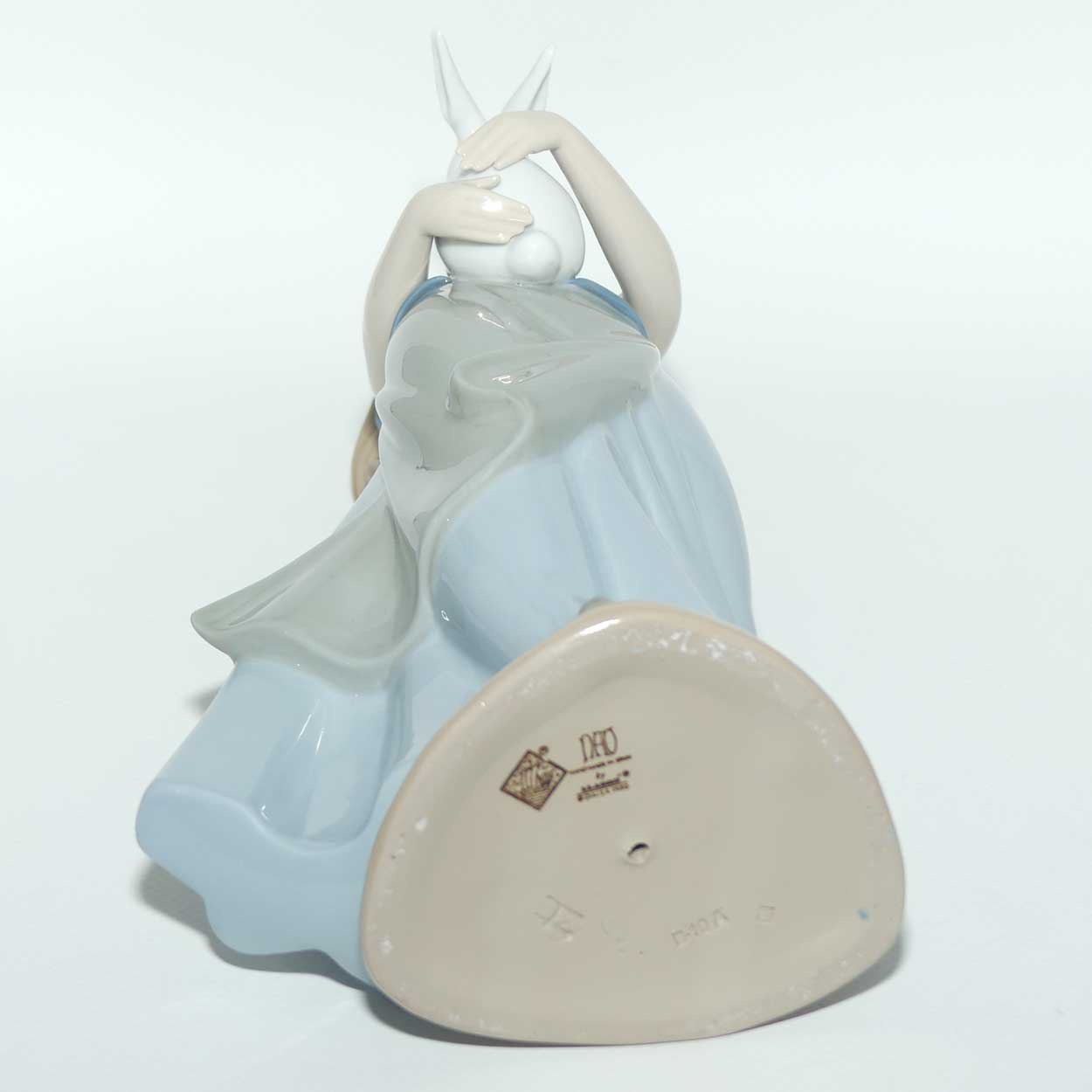 Nao by Lladro figure Country Girl with Rabbit | 0762