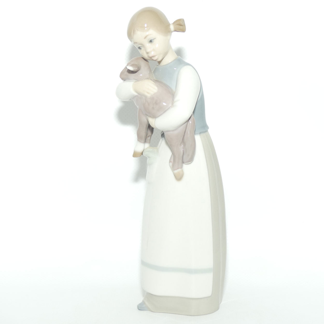 Lladro figure Girl with Lamb | Gloss | #1010