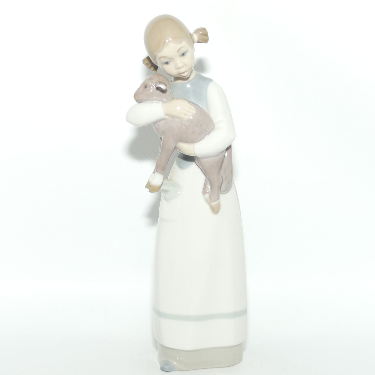 Lladro figure Girl with Lamb | Gloss | #1010