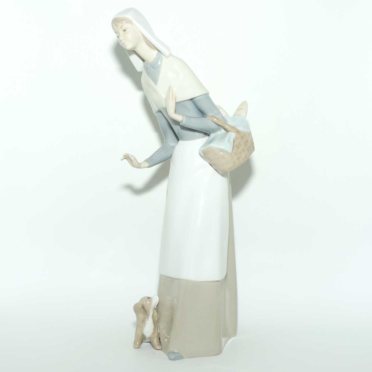Lladro figure Shepherdess with Dog | Girl with a Basket #1034