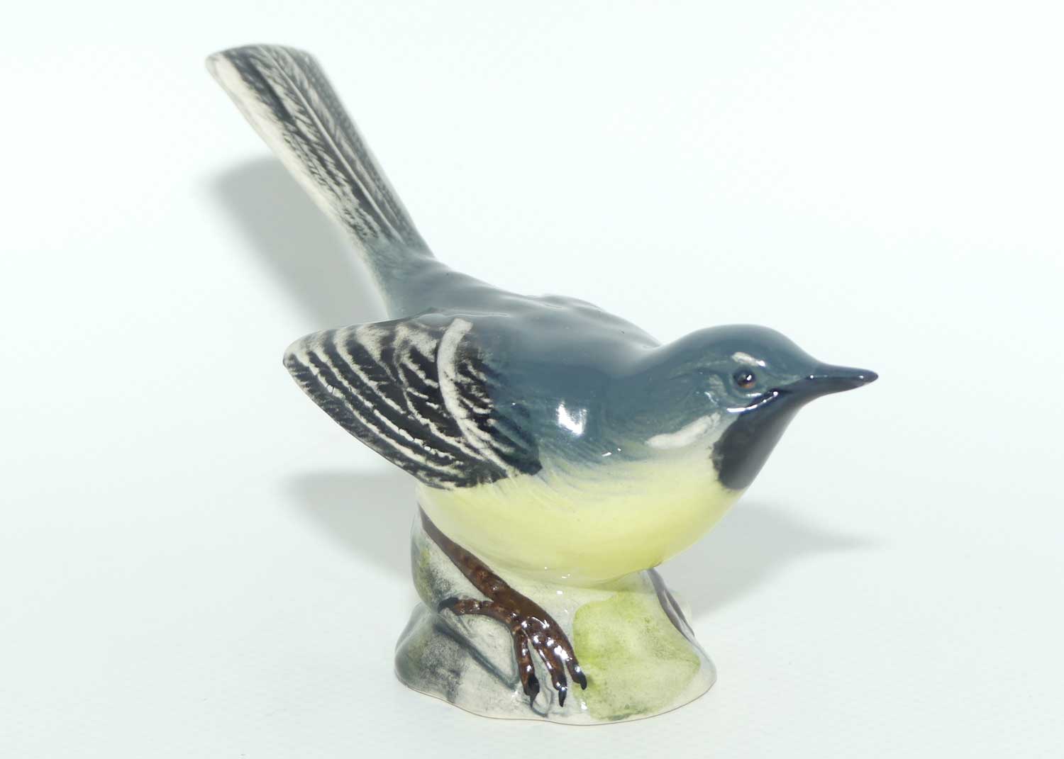 #1041B Beswick Grey Wagtail | Head Up | Gloss