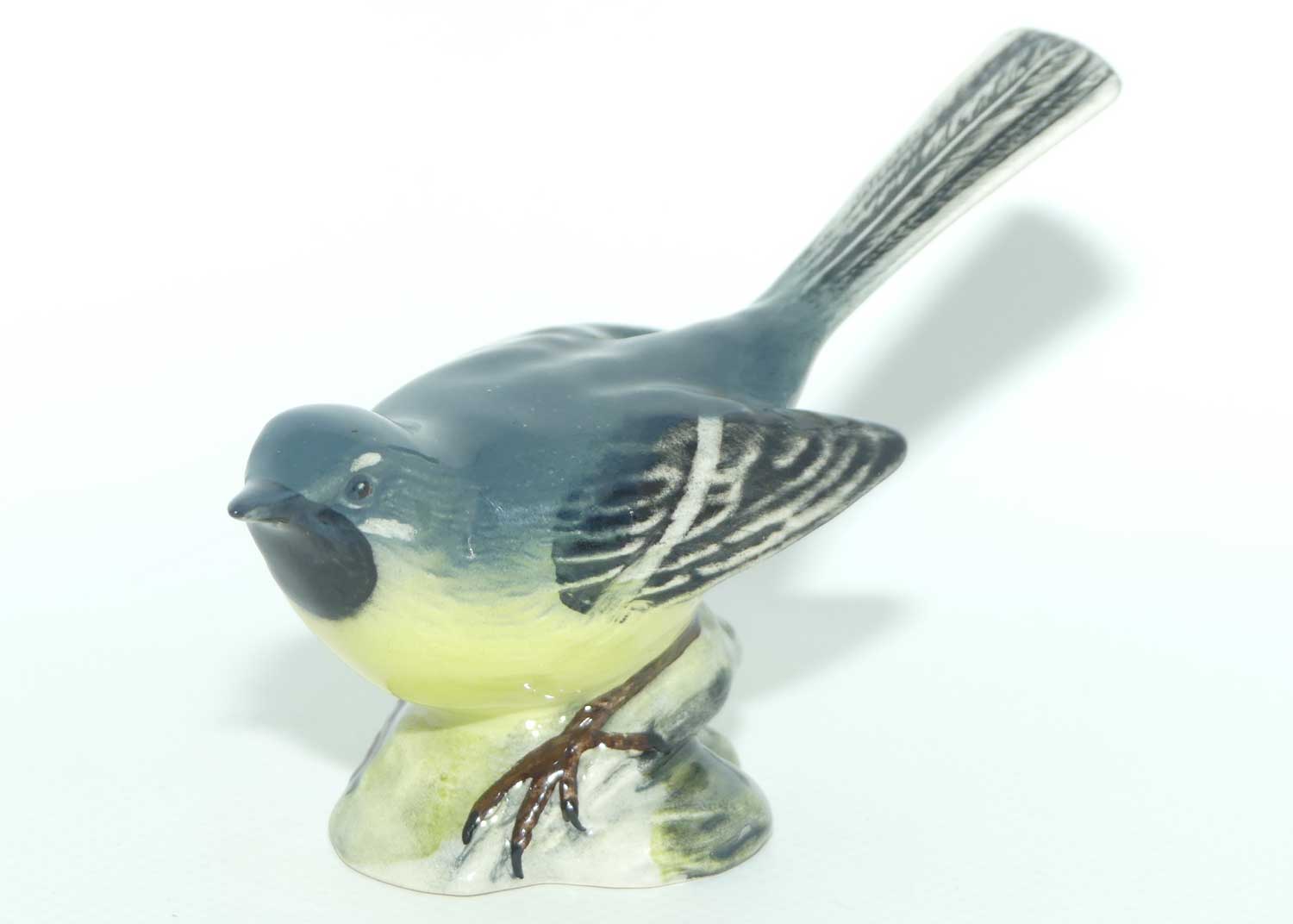 #1041B Beswick Grey Wagtail | Head Up | Gloss