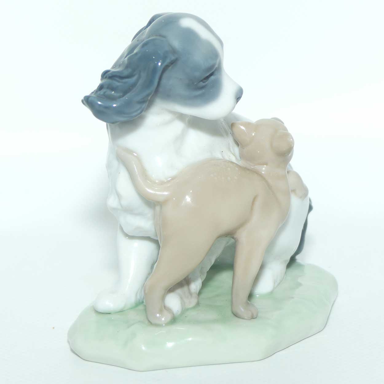 Nao figure Dog and Cat in Harmony | #1048