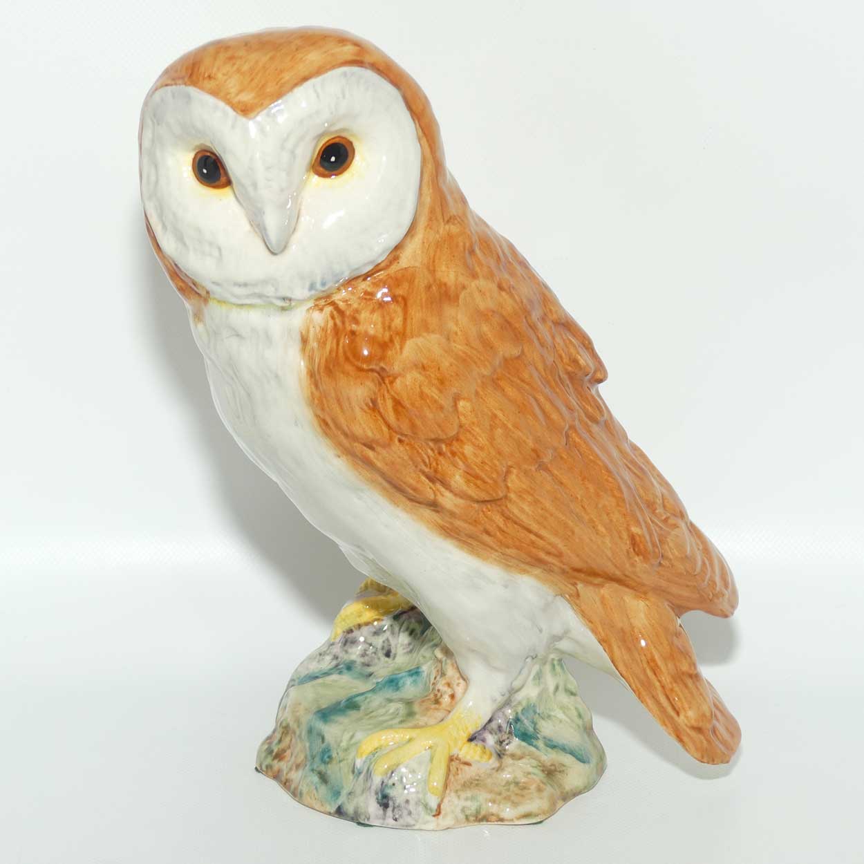 #1046B Beswick Barn Owl | Large | Closed Tail Feathers