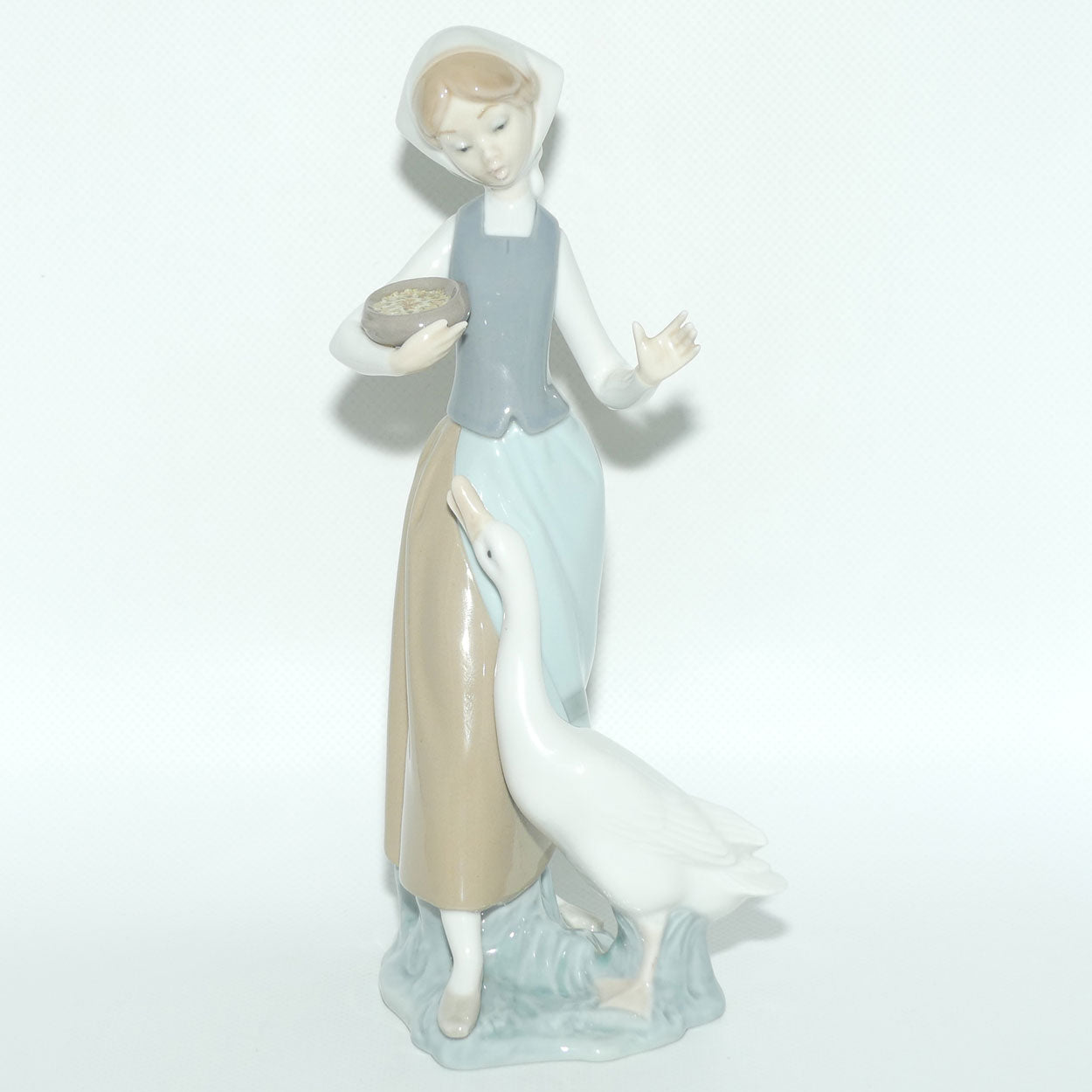 Lladro figure Girl with Duck #1052 | #3