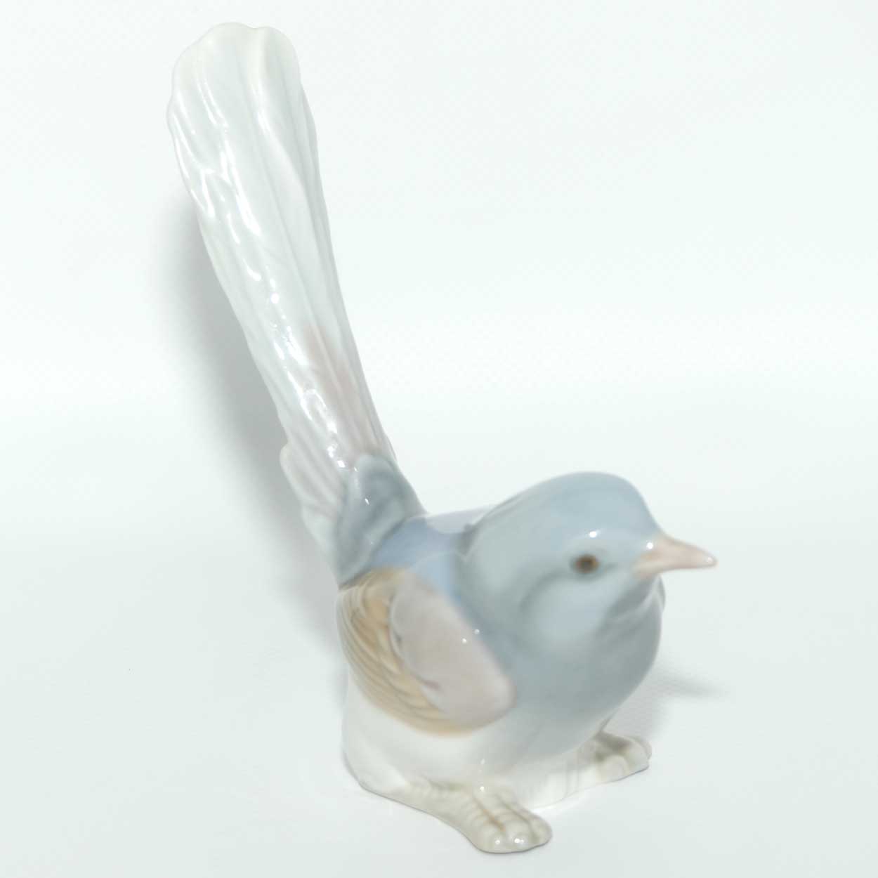 Lladro figure Bird with Long Tail | Robin | Gloss | #1054 | #2