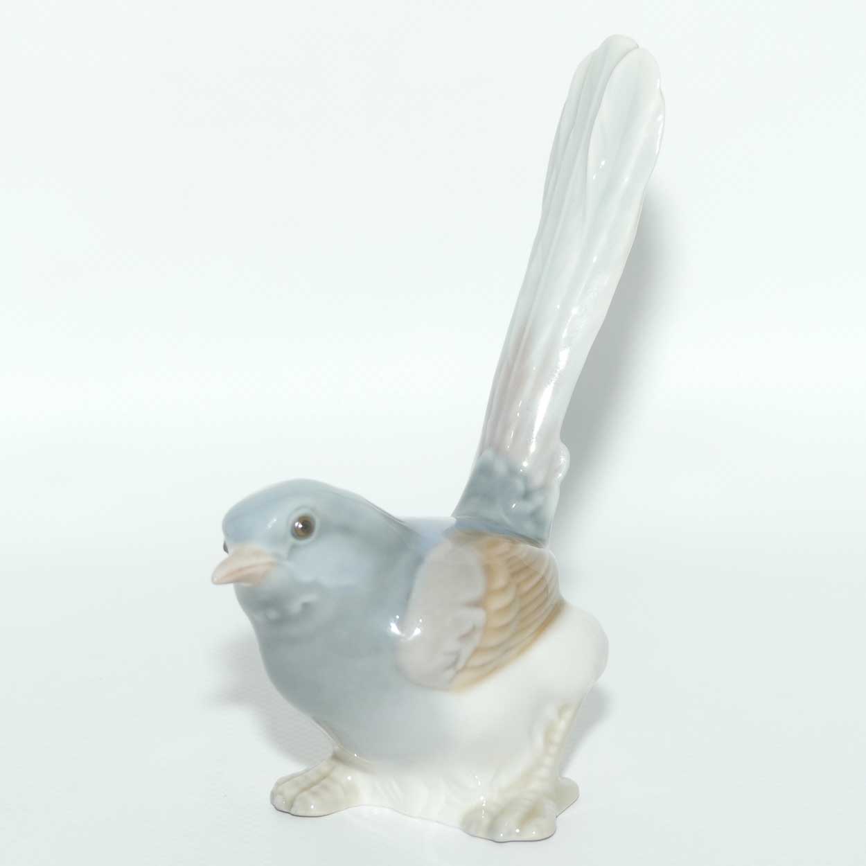 Lladro figure Bird with Long Tail | Robin | Gloss | #1054 | #2