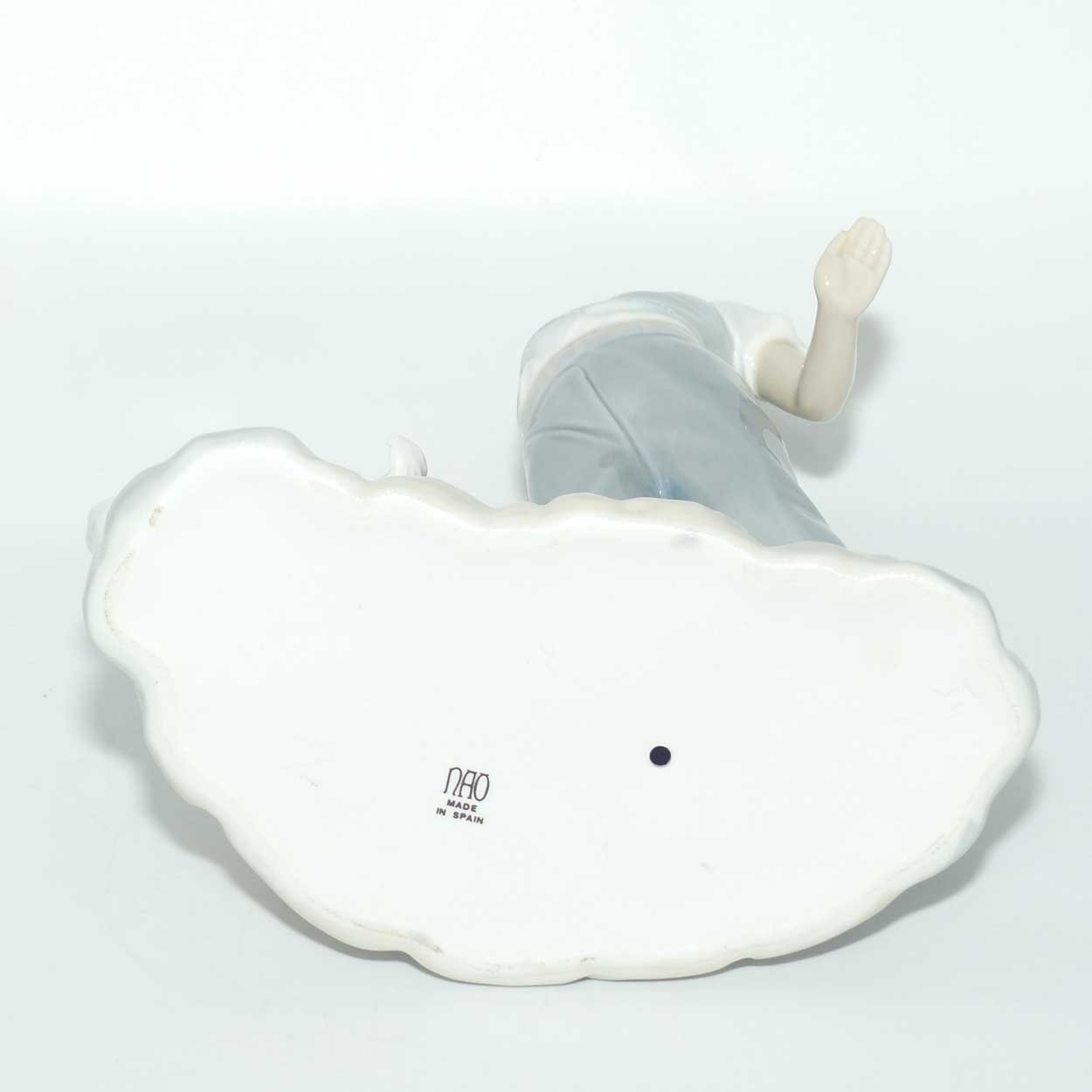 Nao by Lladro figure Fighting the Dog #0161