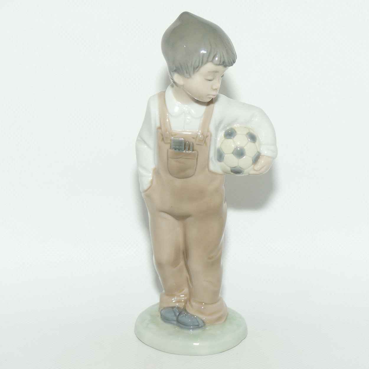 Nao by Lladro figure Wanna Play | #1068