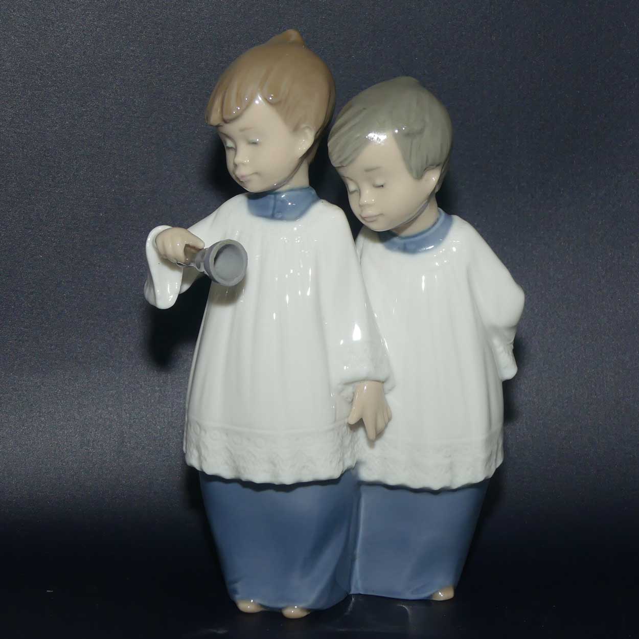 Nao by Lladro figure Choir Boys #1072