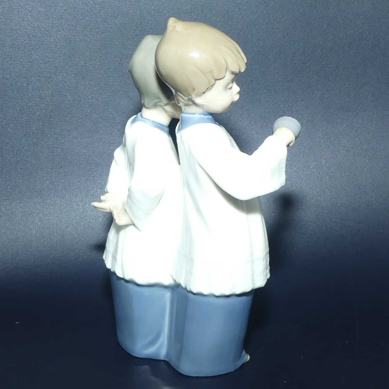 Nao by Lladro figure Choir Boys #1072