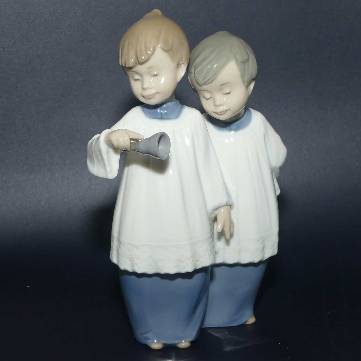 Nao by Lladro figure Choir Boys #1072