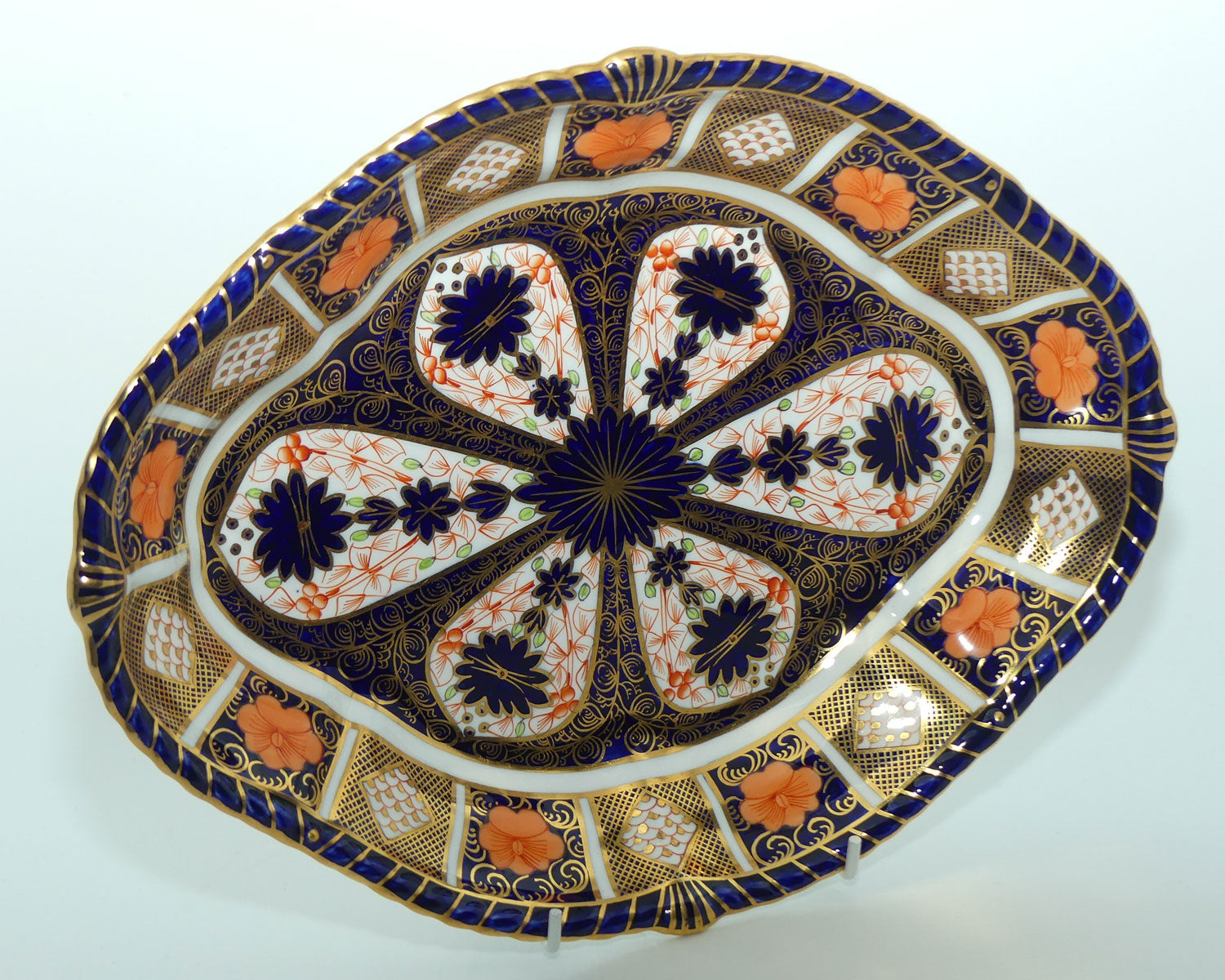 Royal Crown Derby Old Imari 1126 quatrefoil dish with rope twist border | c.1933