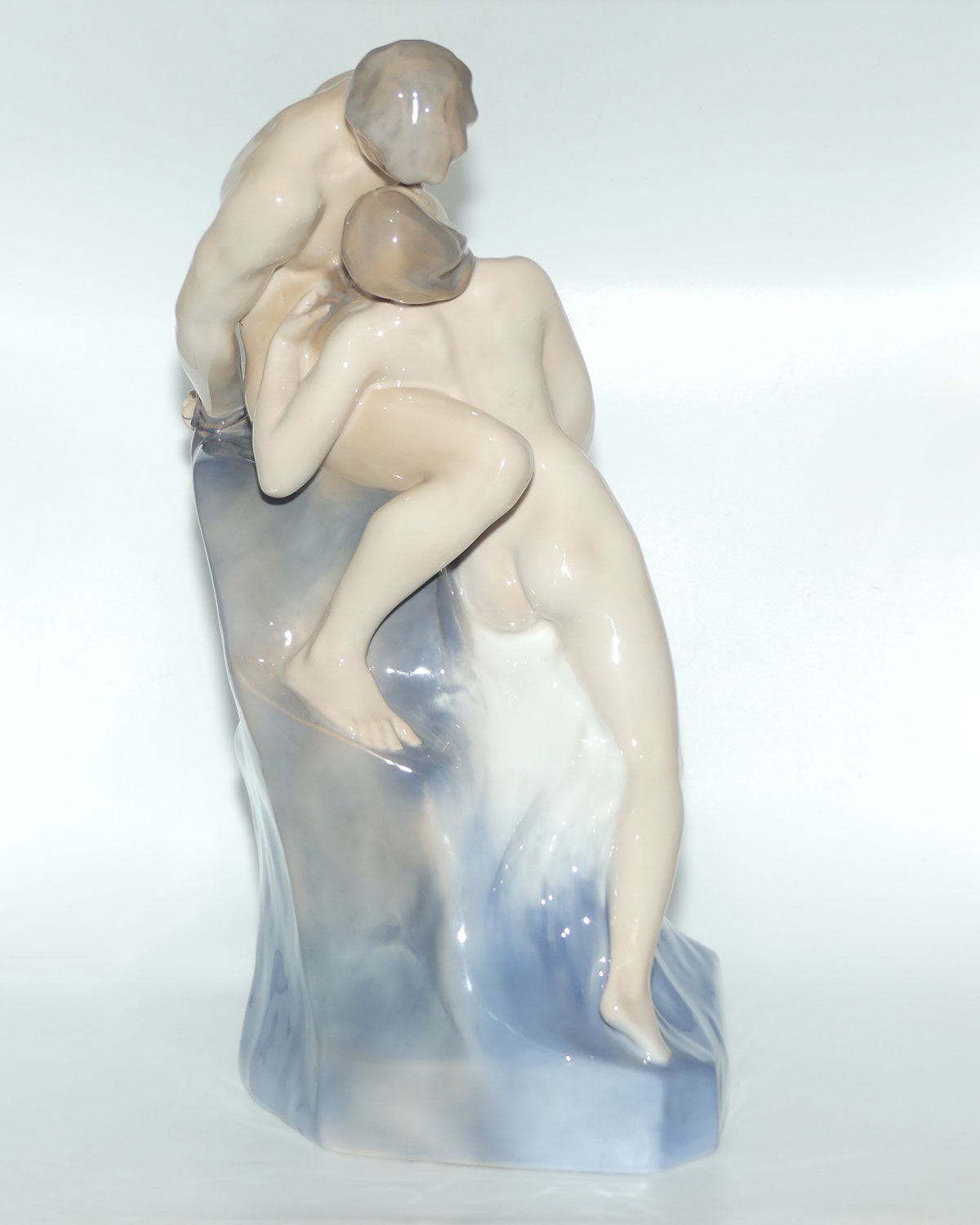 Royal Copenhagen figure 1132 | The Wave and the Rock