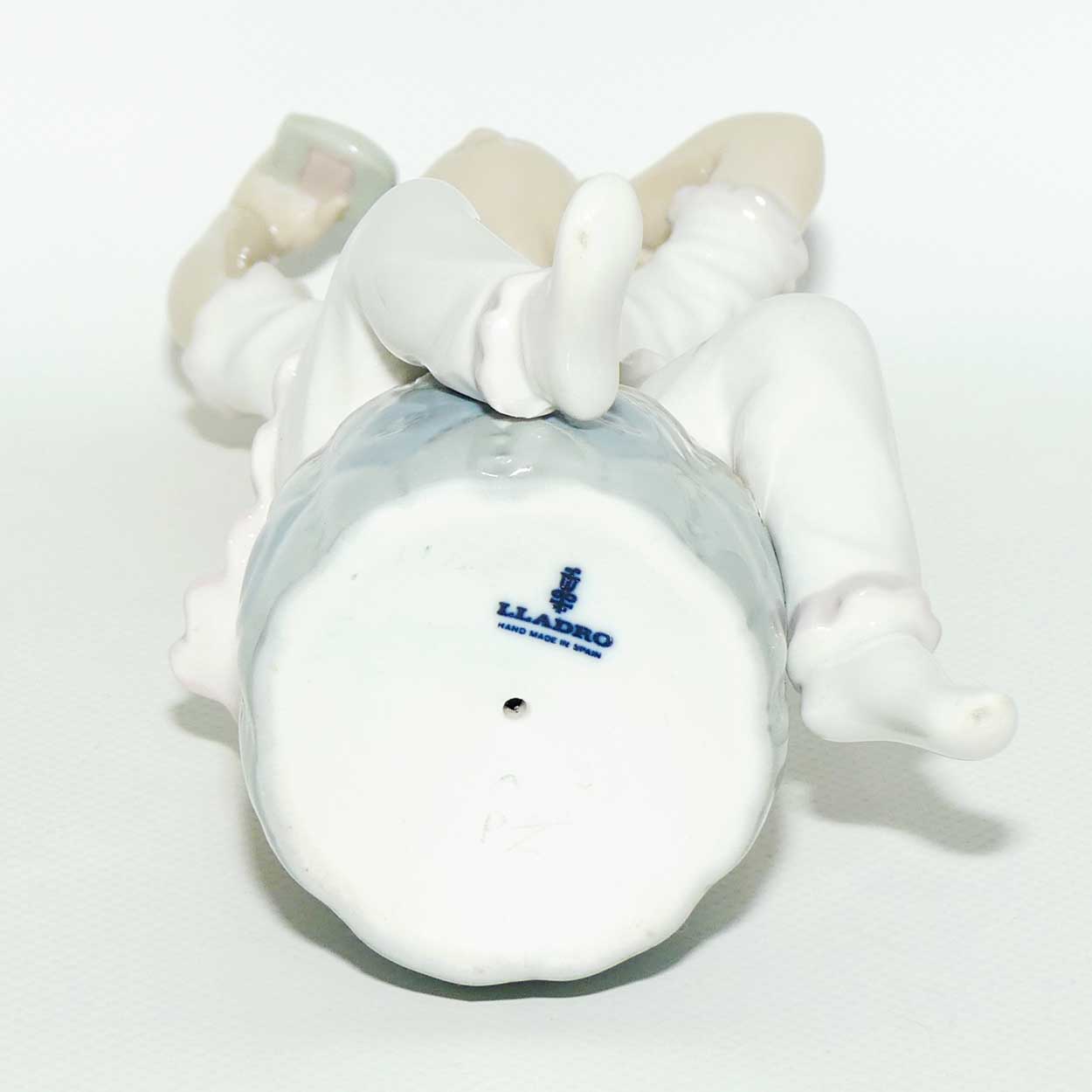 Lladro figure Girl Shampooing #1148