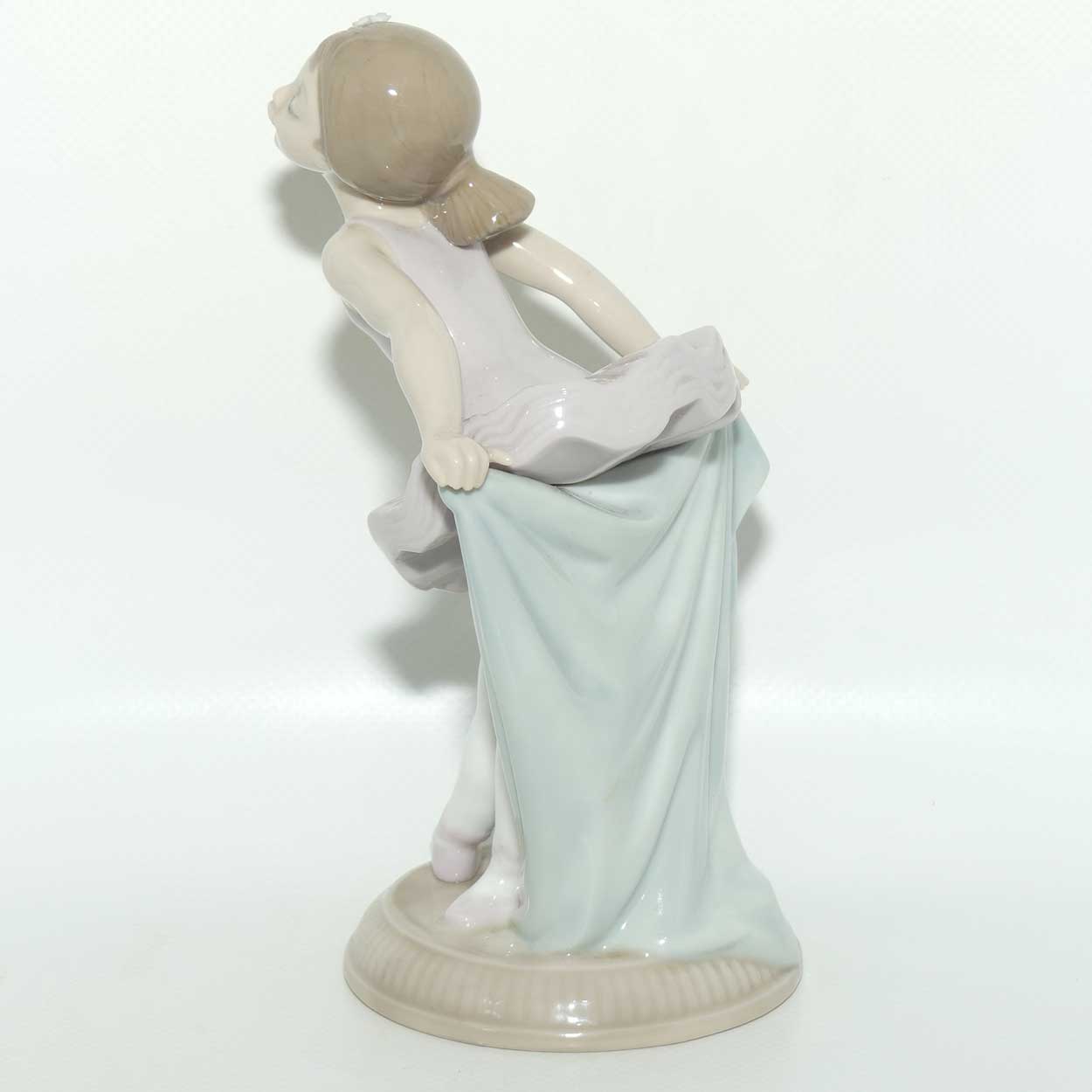 Nao by Lladro figure My Recital #1151