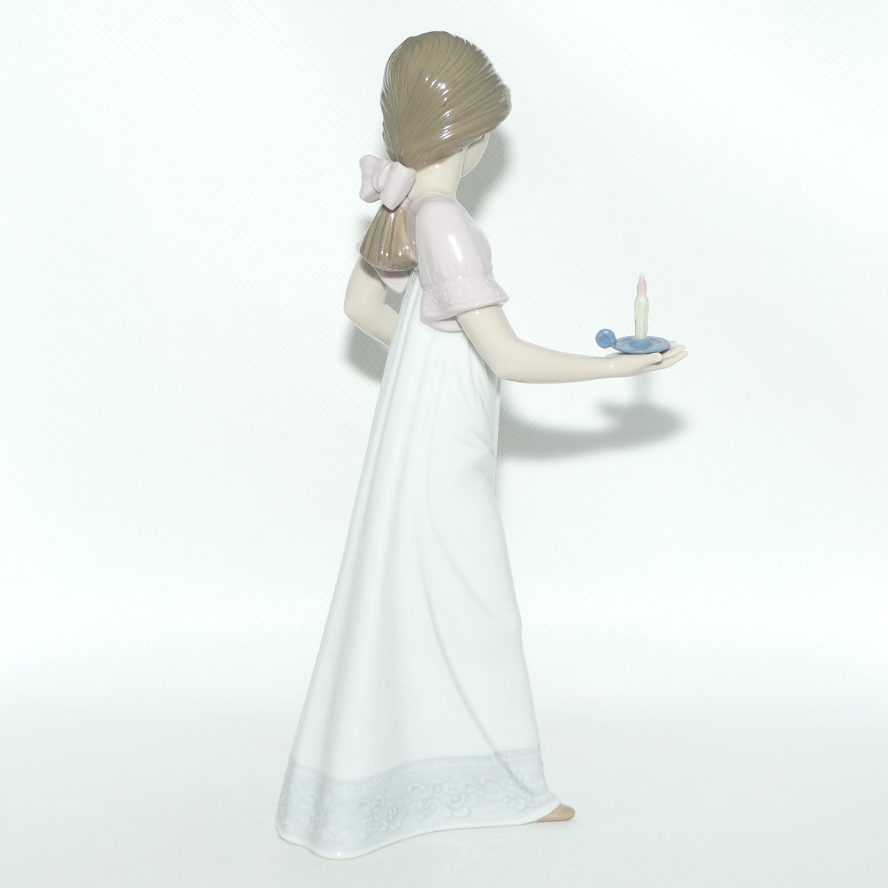 Nao by Lladro figure To Light the Way | Girl with Candle | #1155 | boxed