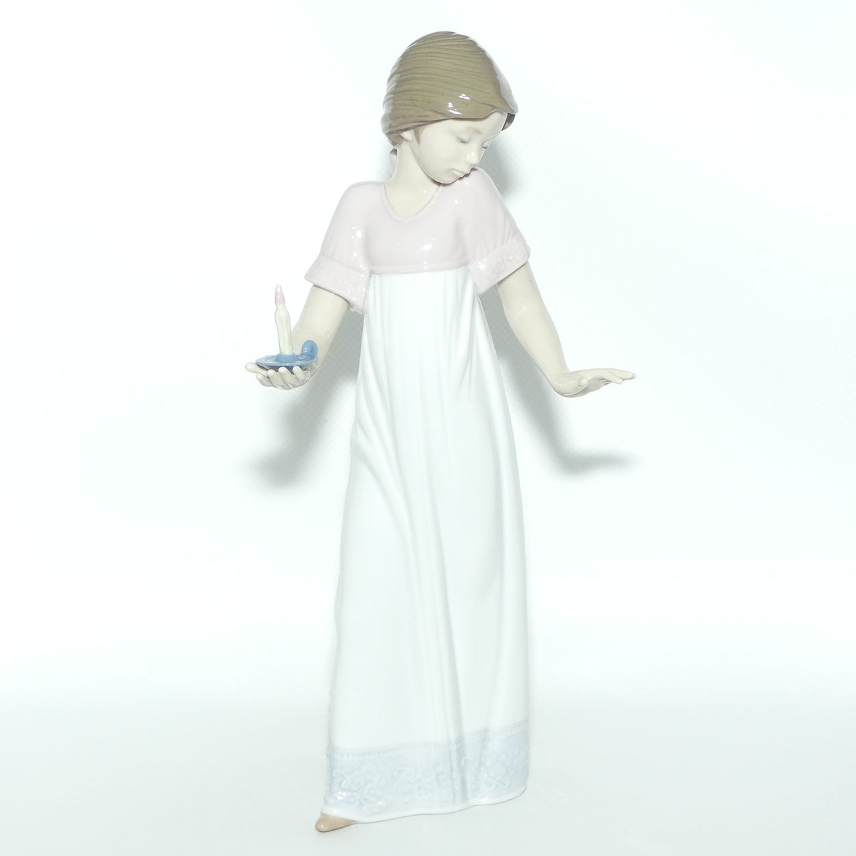 Nao by Lladro figure To Light the Way | Girl with Candle | #1155 | boxed