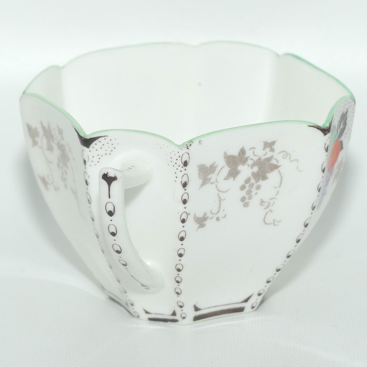 11730_peaches_grapes_1a