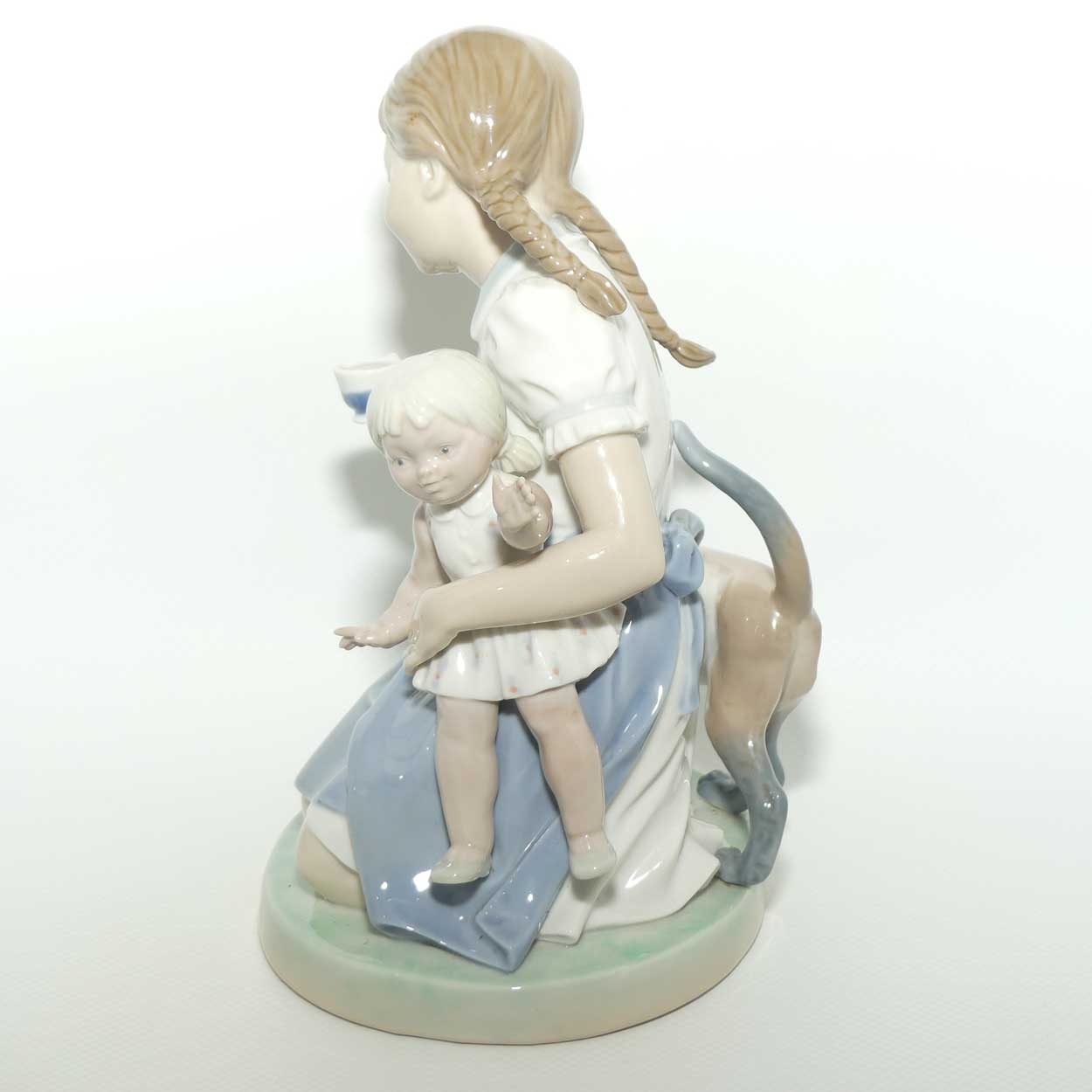 Lladro figure Childs Play #1280