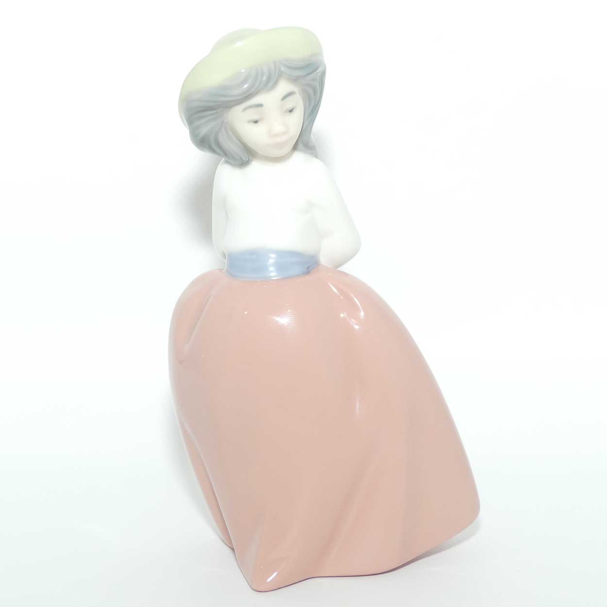 Nao by Lladro figure Girl on a Placid Walk | #1291