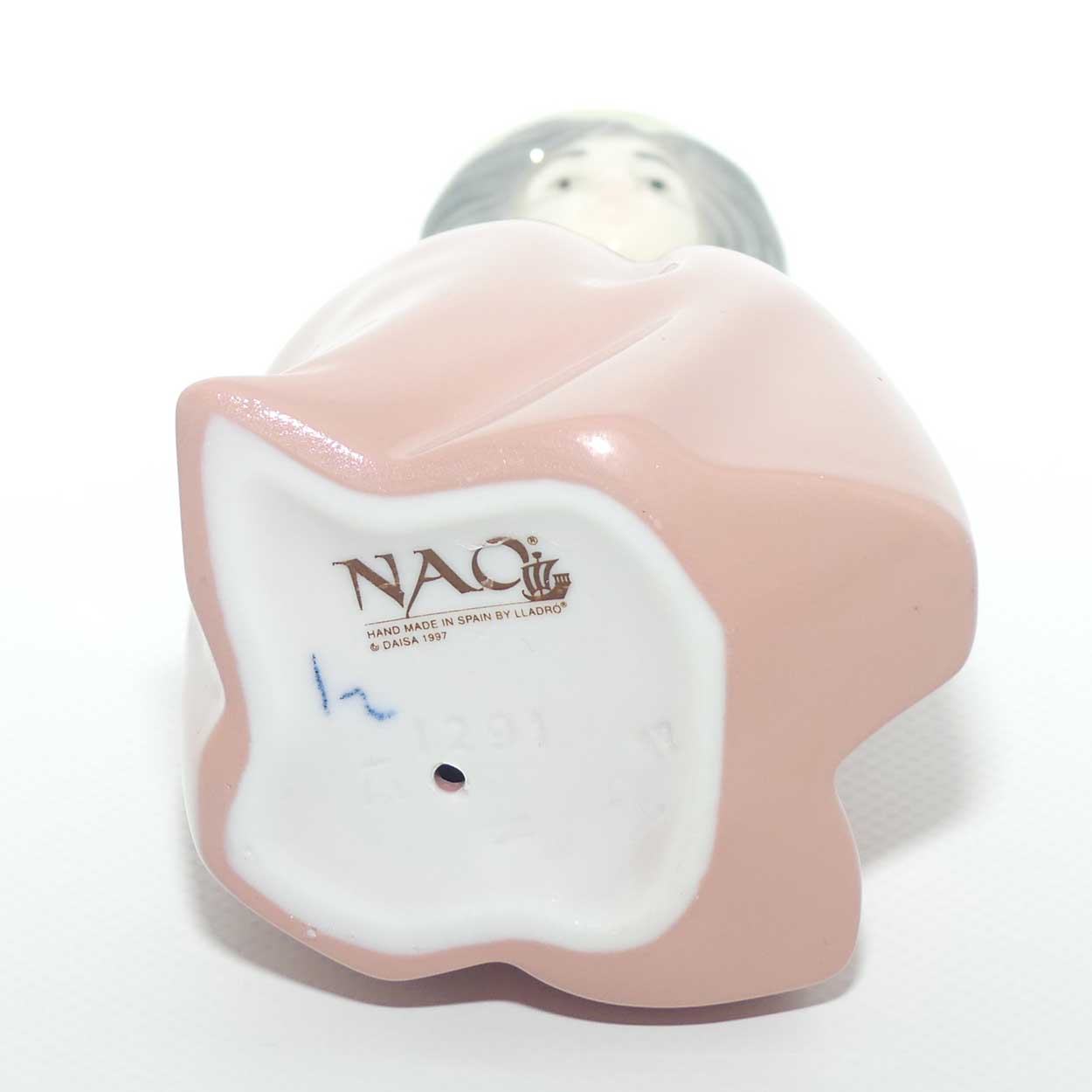 Nao by Lladro figure Girl on a Placid Walk | #1291