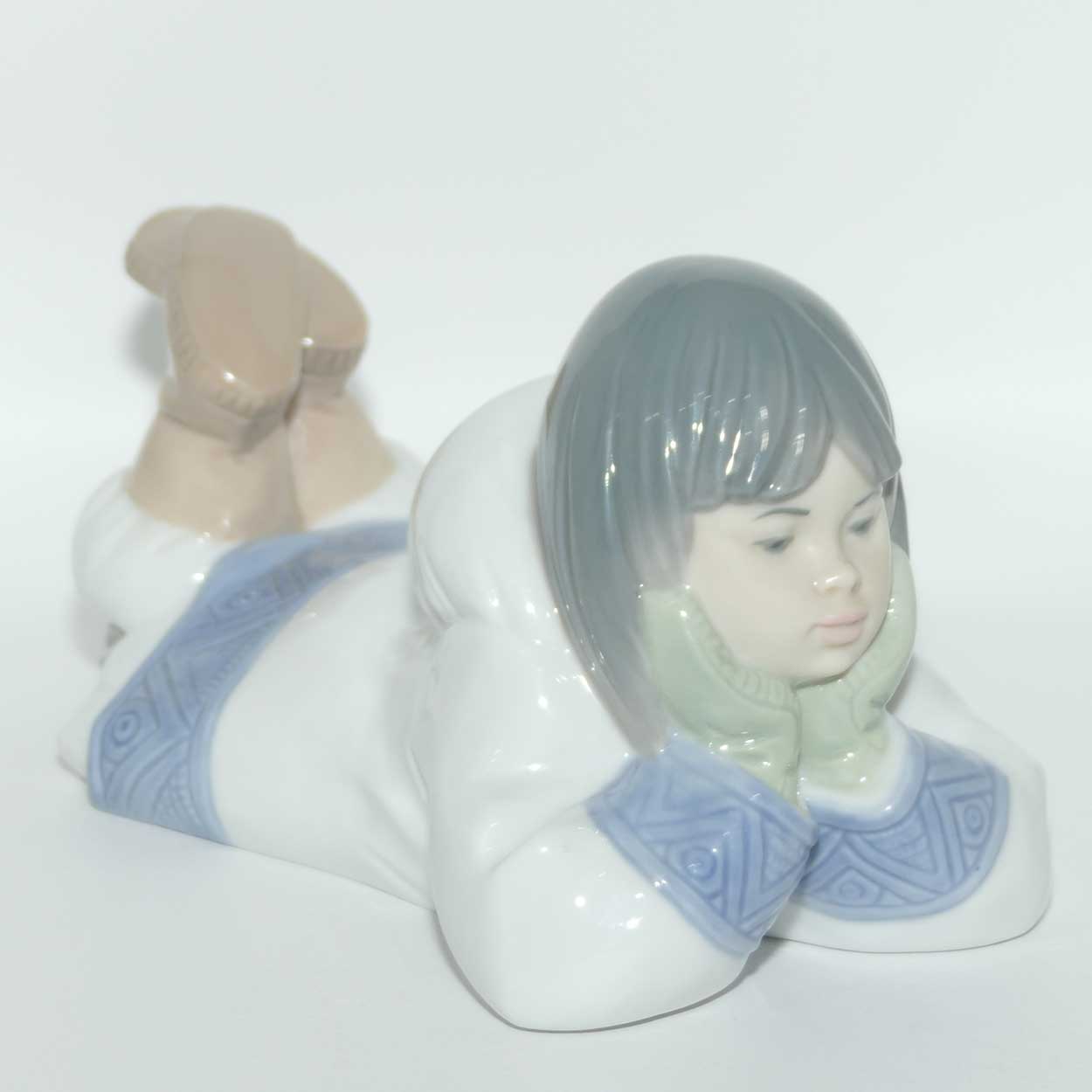 Nao by Lladro figure Dreaming on Ice | #1298 | Gloss