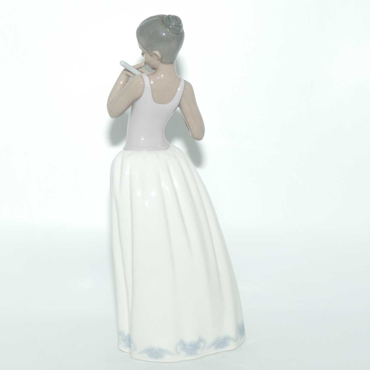 Nao by Lladro figure Notes on the Wind #1339