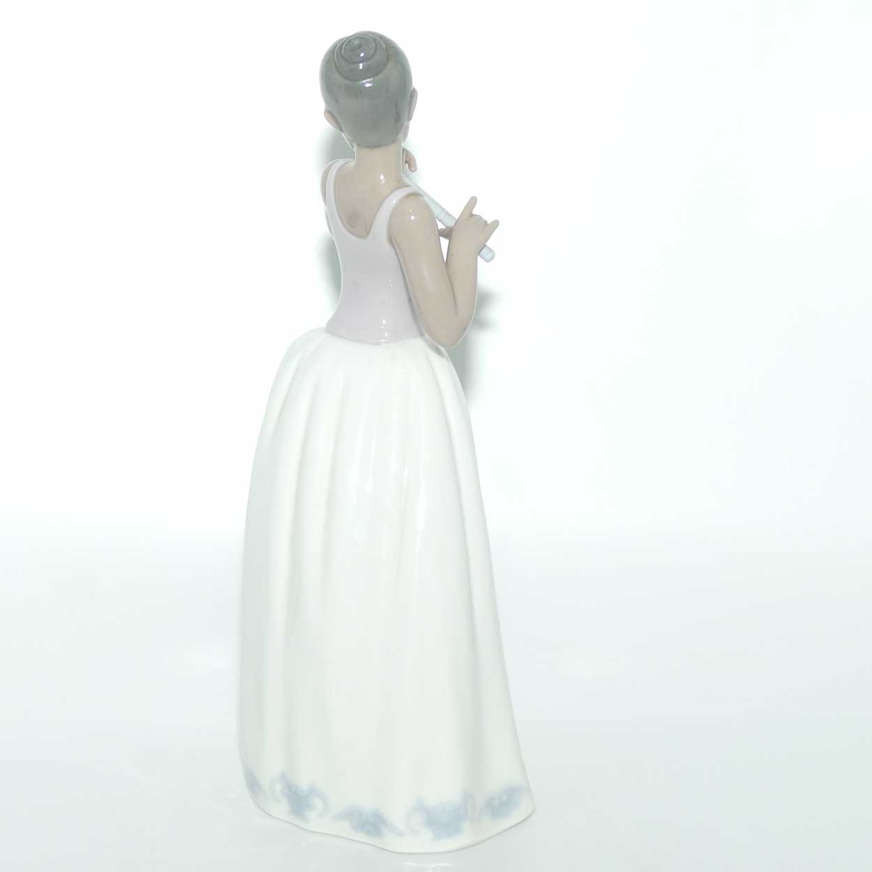 Nao by Lladro figure Notes on the Wind #1339