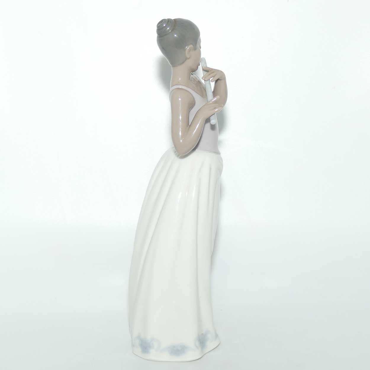 Nao by Lladro figure Notes on the Wind #1339