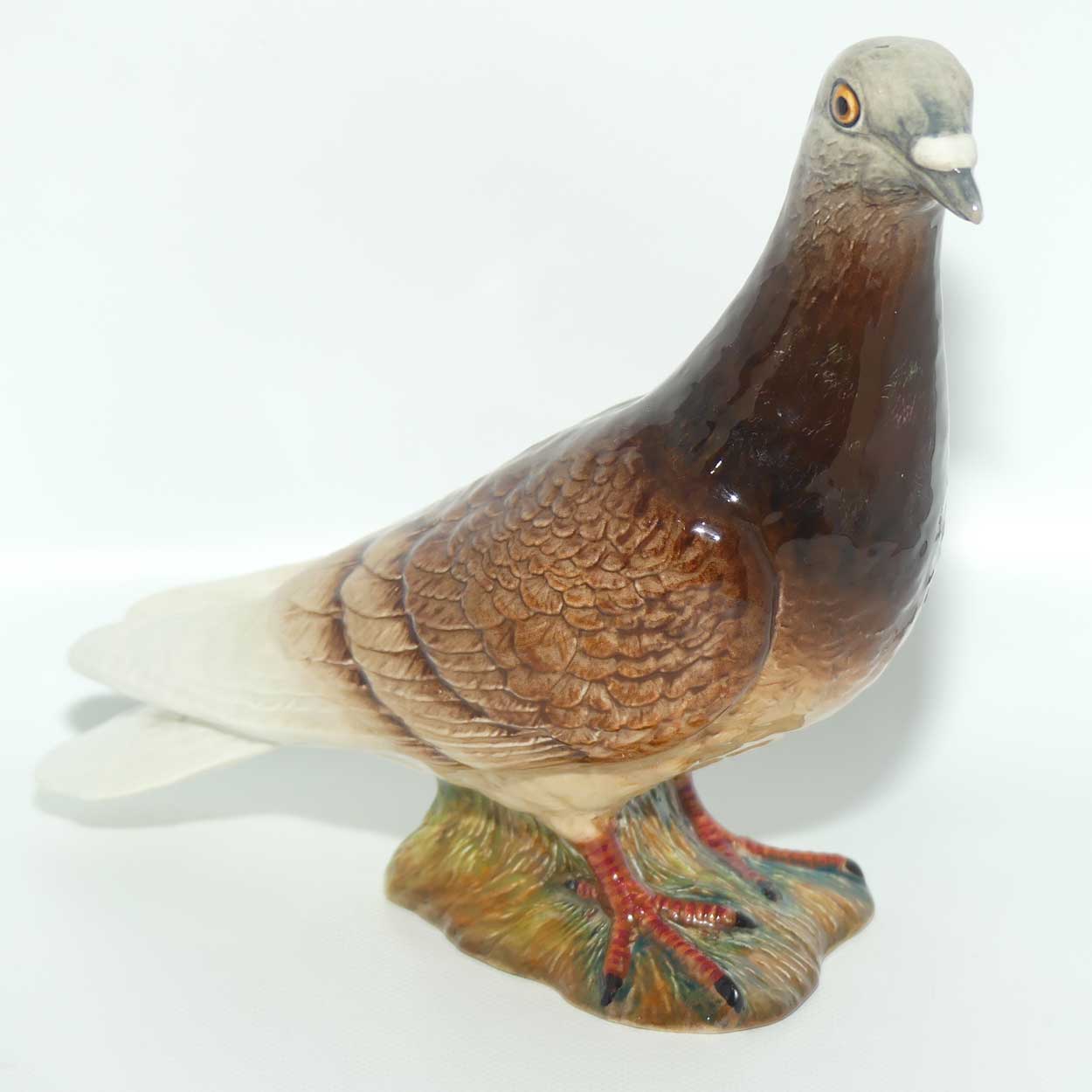 #1383B Beswick Pigeon (Red, Gloss)