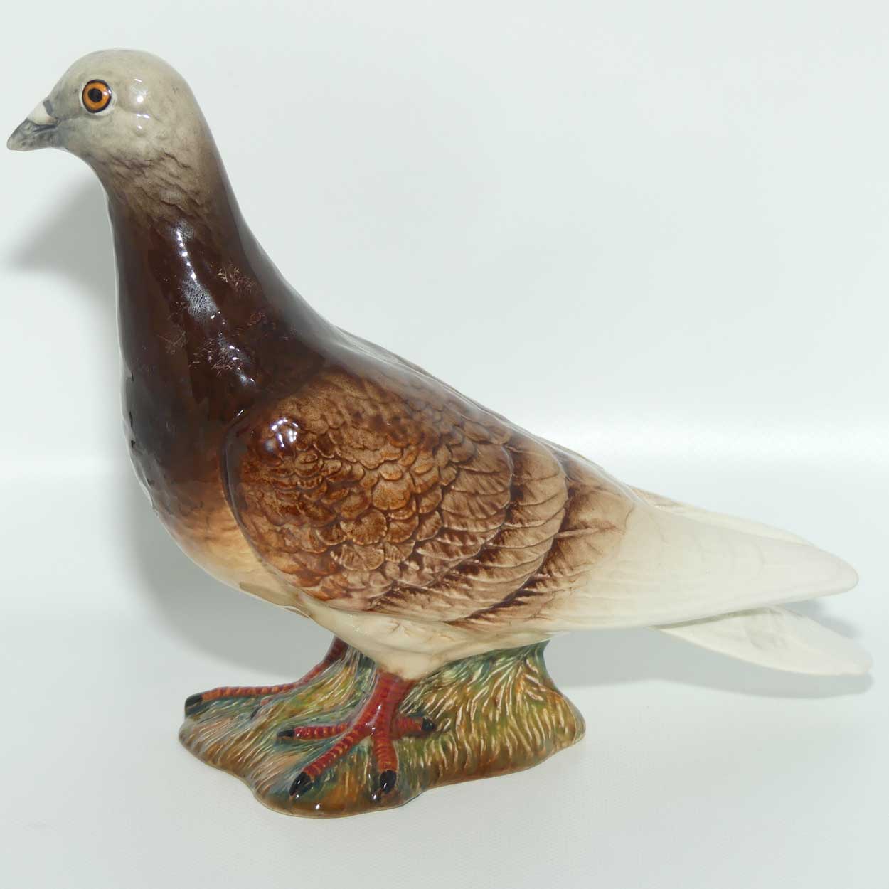 #1383B Beswick Pigeon (Red, Gloss)