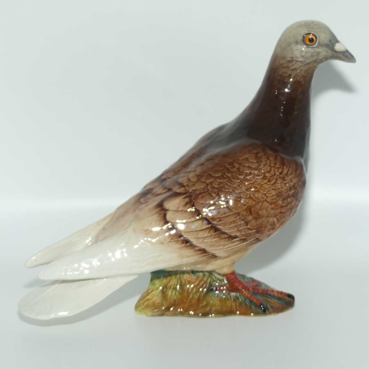#1383B Beswick Pigeon (Red, Gloss)