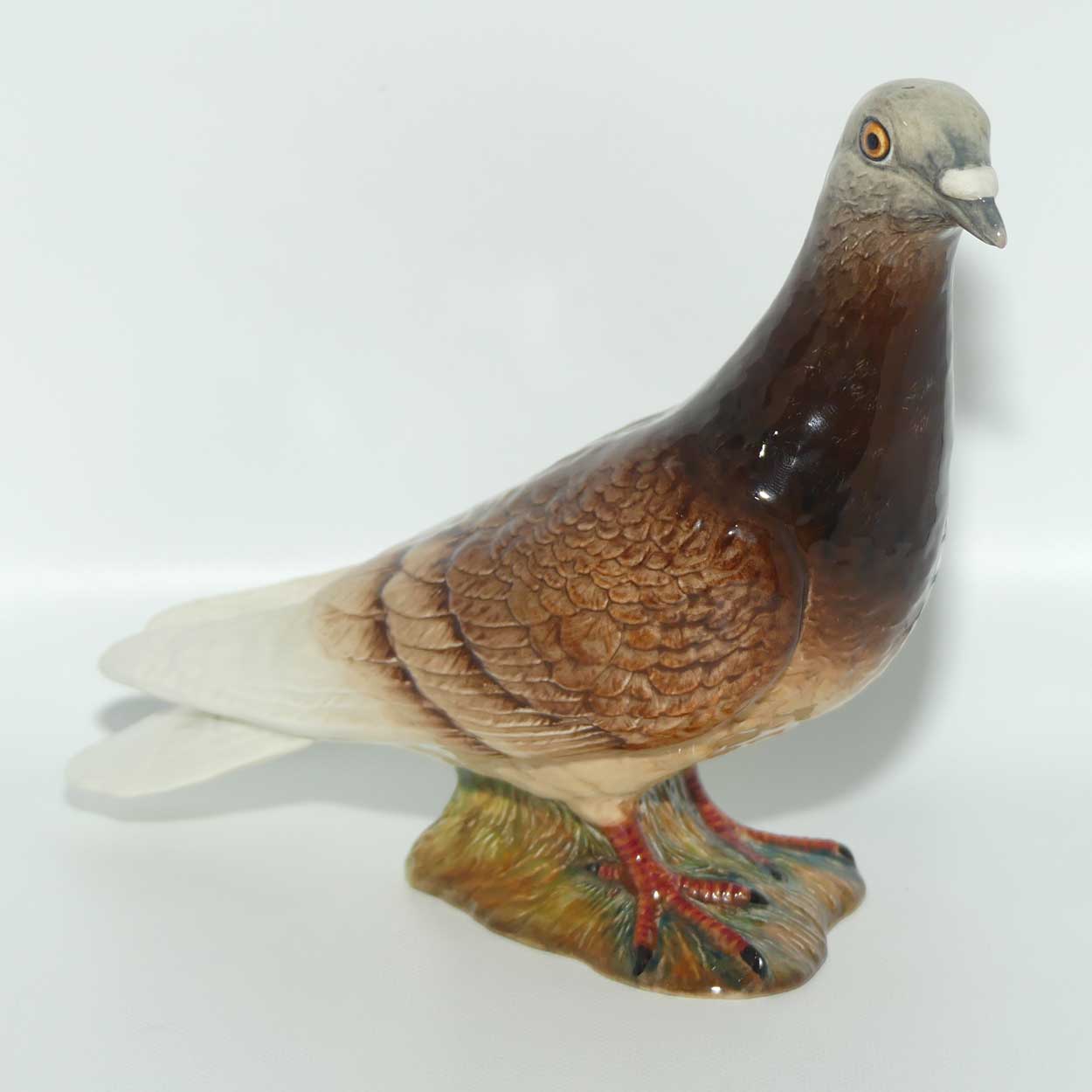 #1383B Beswick Pigeon (Red, Gloss)