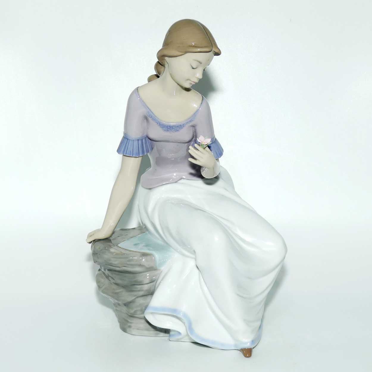 Nao by Lladro figure Spring Reflections #02001392