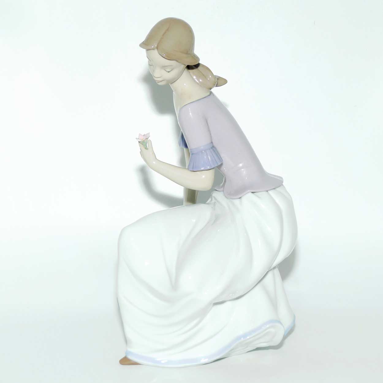 Nao by Lladro figure Spring Reflections #1392