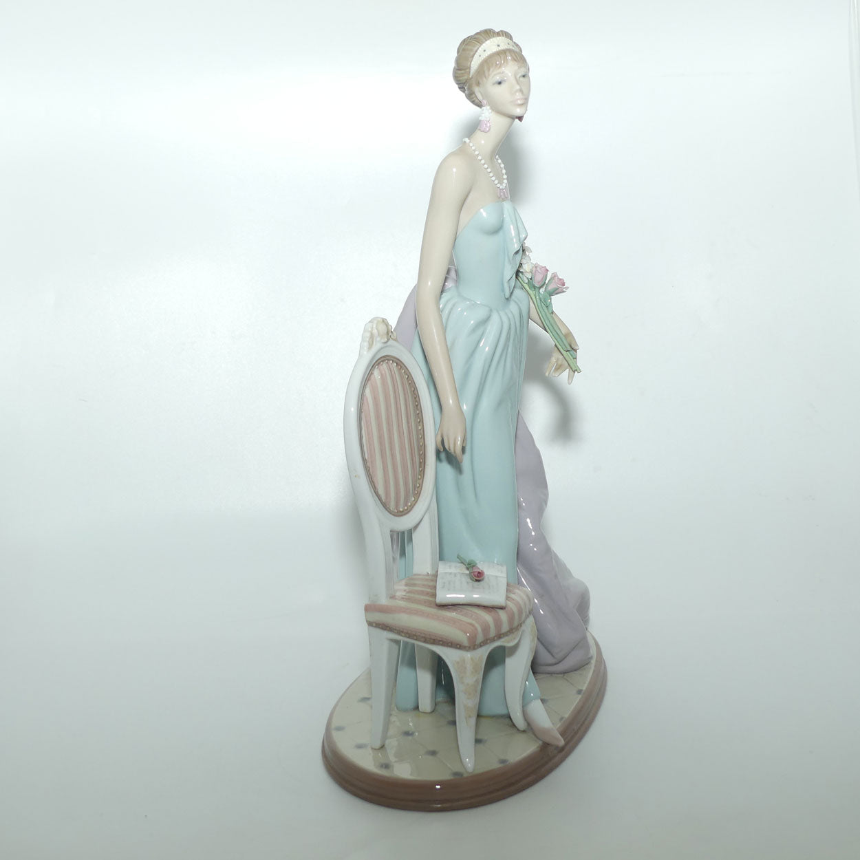 Lladro figure A Lady of Taste | #1495